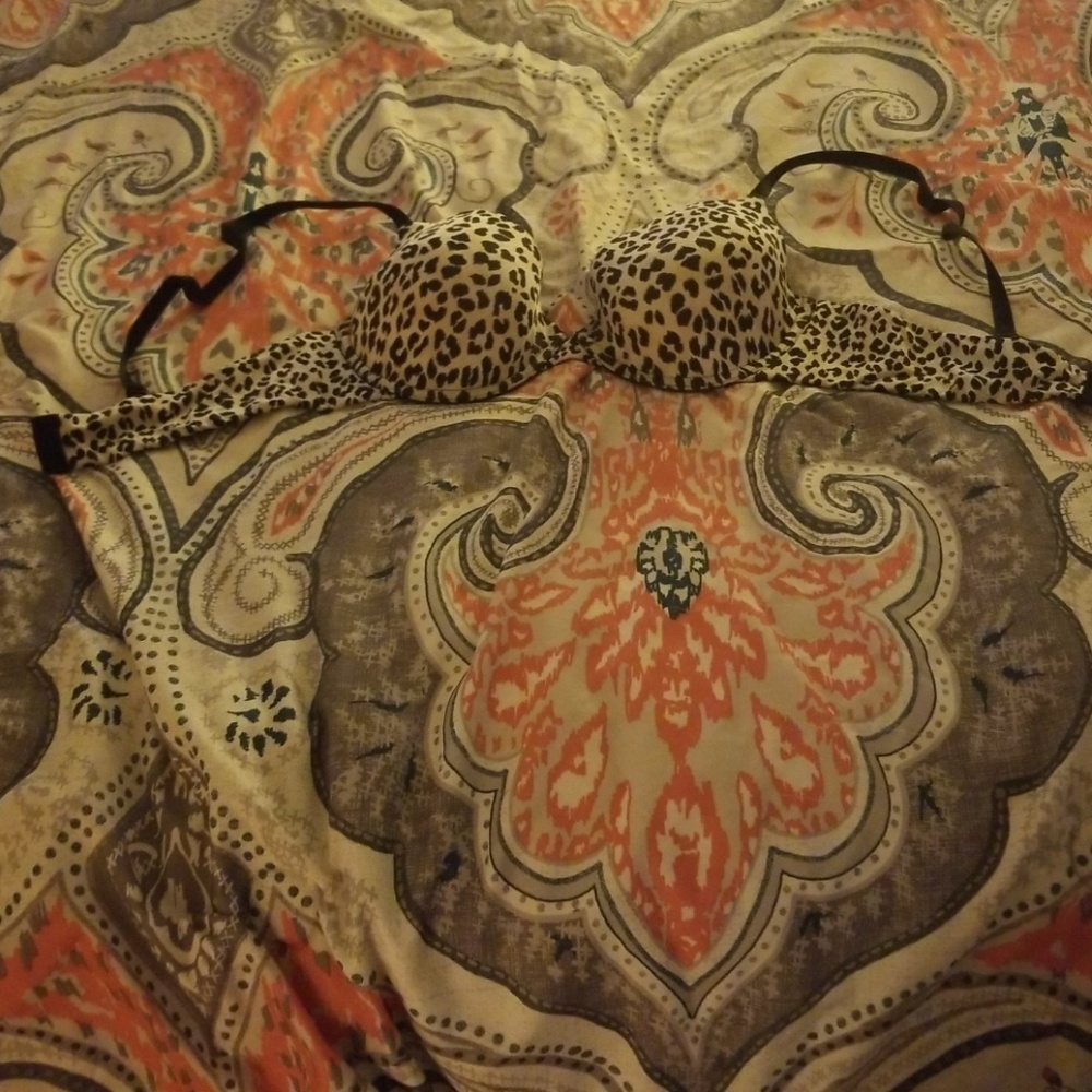 H&M leopard print basic bra size 36C